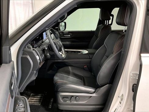 Used 2025 Nissan Armada SL w/ Captain's Chari Seat Package image 15