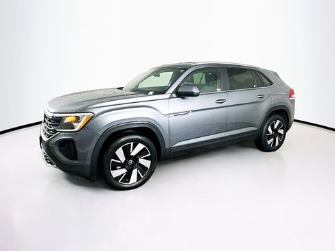 Used 2025 Volkswagen Atlas Cross Sport SE image 4