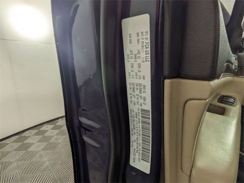 Used 2018 Jeep Grand Cherokee Limited w/ Luxury Group II image 28