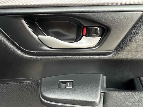 Used 2020 Honda CR-V LX image 29