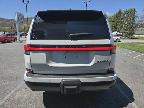 Used 2024 Lexus GX 550 w/ Accessory Package (2T) AWD/4WD image 4