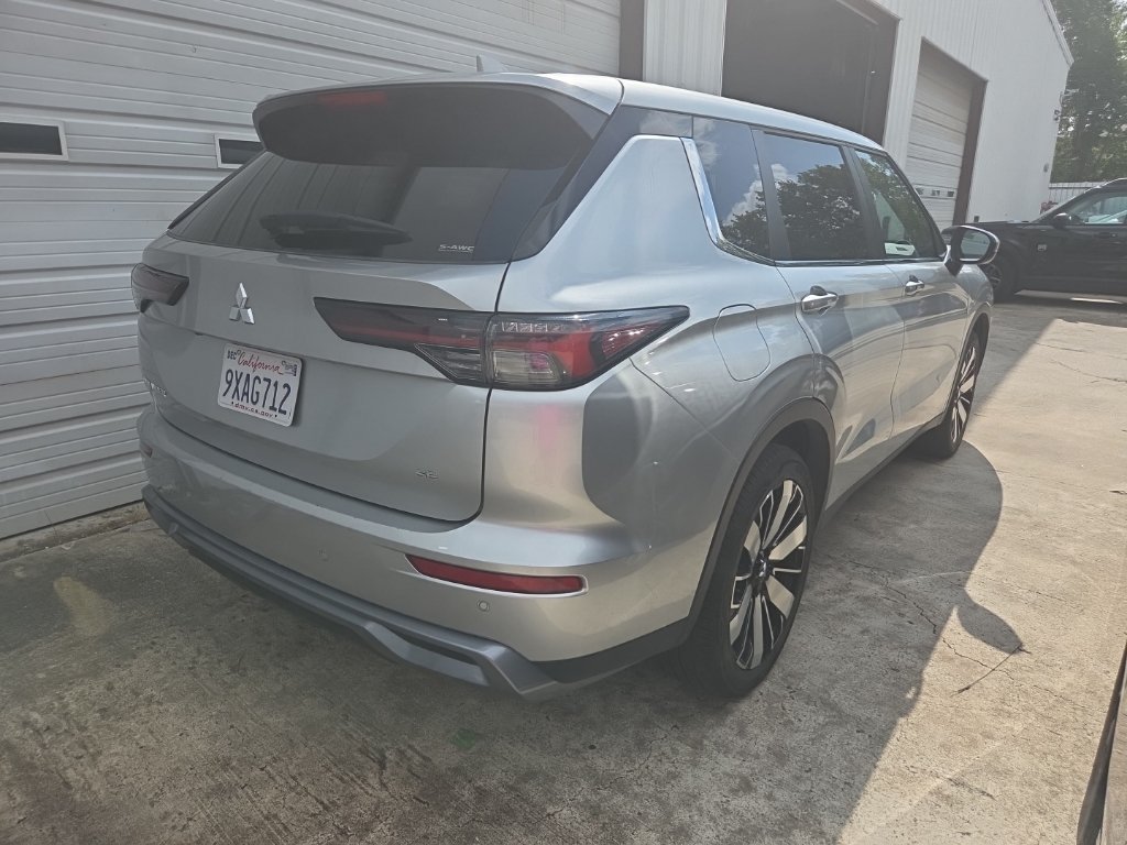 Used 2025 Mitsubishi Outlander SE AWD/4WD image 9