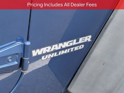 Used 2010 Jeep Wrangler Unlimited Rubicon w/ Trailer Tow Group AWD/4WD image 8