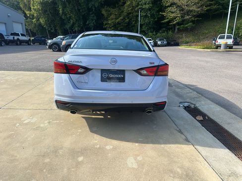 New 2025 Nissan Altima 2.5 SR image 5