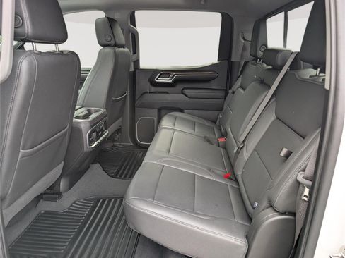 Used 2023 Chevrolet Silverado 1500 LTZ w/ LTZ Premium Package AWD/4WD image 15