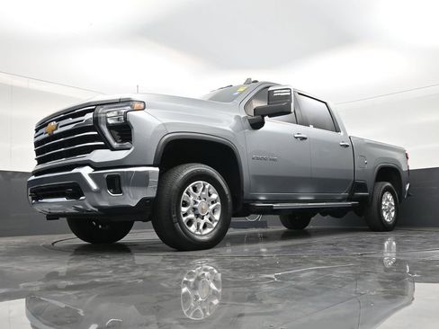 Used 2024 Chevrolet Silverado 2500 LTZ w/ LTZ Convenience Package AWD/4WD image 20