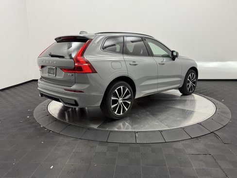 Certified 2024 Volvo XC60 B5 Plus AWD/4WD image 7