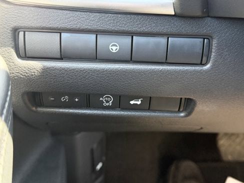 Used 2026 Nissan Rogue SL image 12