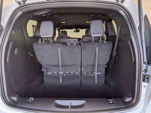 New 2026 Chrysler Pacifica Select FWD image 26