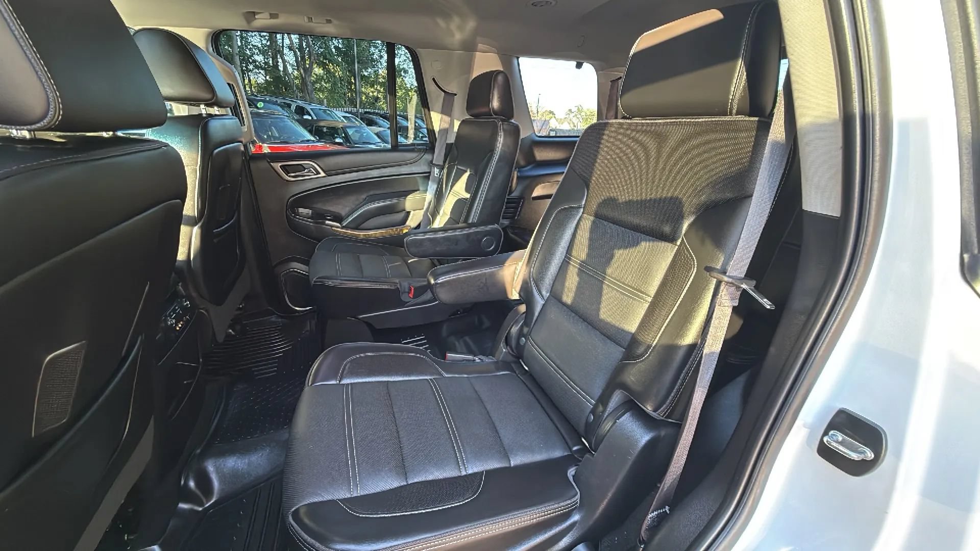Used 2016 GMC Yukon Denali w/ Open Road Package AWD/4WD image 17