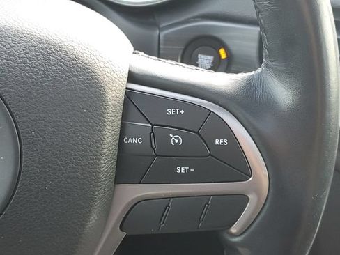 Used 2020 Jeep Grand Cherokee Altitude AWD/4WD image 24