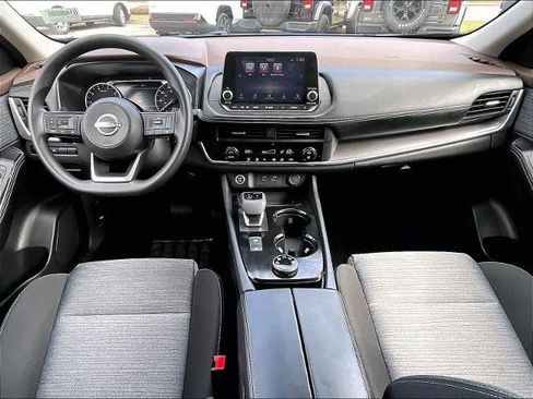 Certified 2023 Nissan Rogue SV image 21