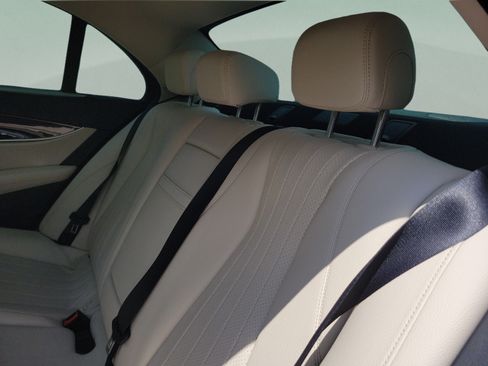 Used 2020 Mercedes-Benz E 350 Sedan image 8