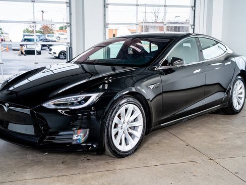 Used 2019 Tesla Model S AWD image 11