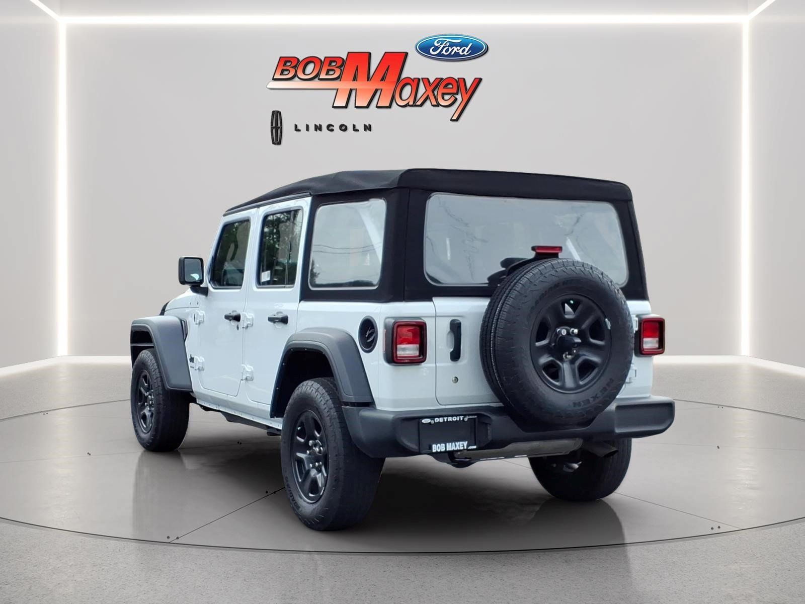 Used 2024 Jeep Wrangler Unlimited Sport AWD/4WD image 6