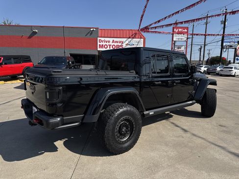 Used 2023 Jeep Gladiator Rubicon w/ Cold Weather Group image 6