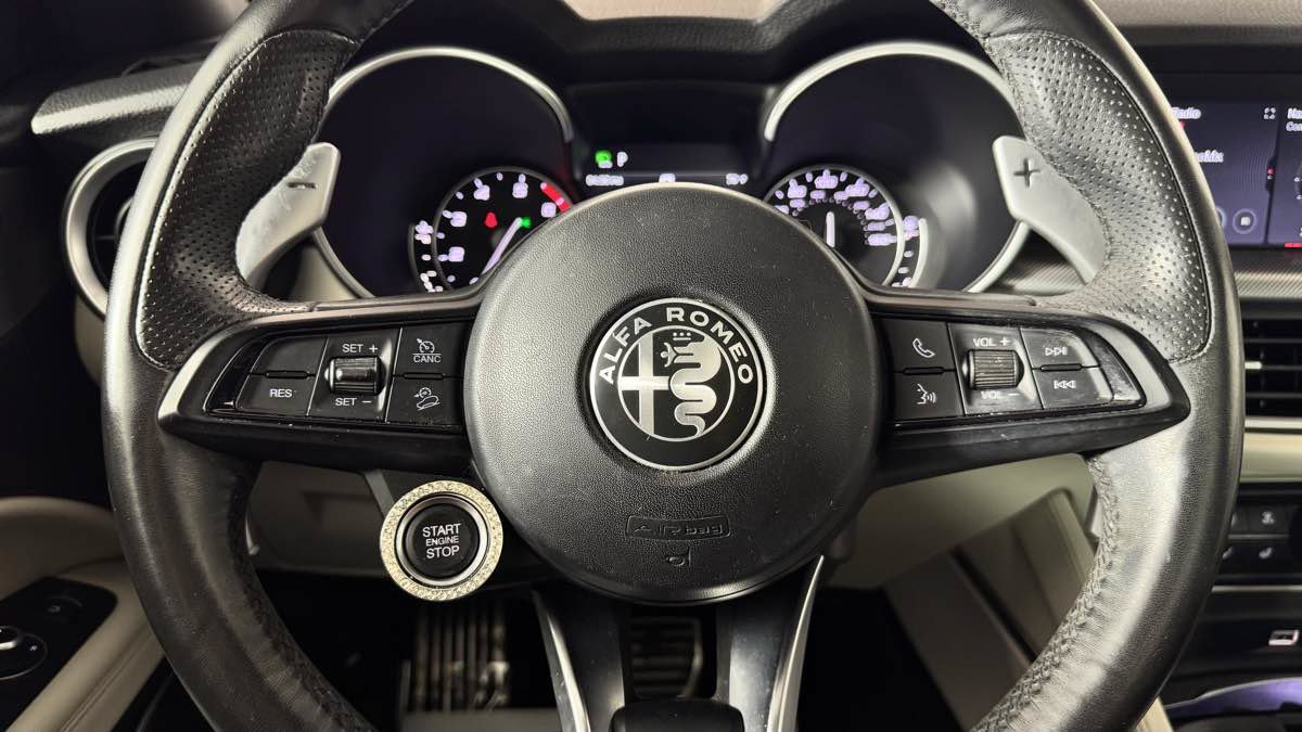Used 2020 Alfa Romeo Stelvio Ti Sport w/ Quick Order Package 22S Sport AWD/4WD image 16