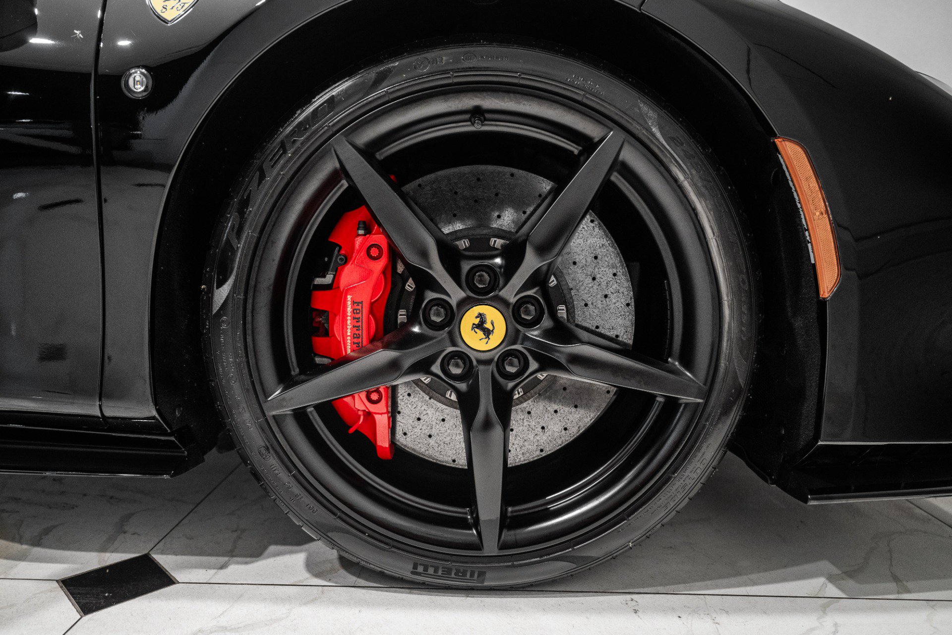 Used 2021 Ferrari F8 Tributo RWD image 18