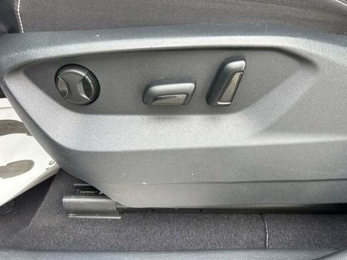 Used 2024 Volkswagen Atlas SE image 16