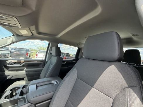 New 2026 GMC Sierra 1500 SLE image 18