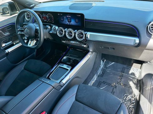 Used 2025 Mercedes-Benz GLB 35 AMG 4MATIC image 33