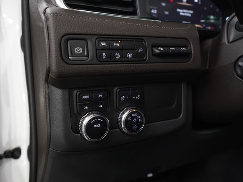 Used 2022 GMC Yukon Denali image 24