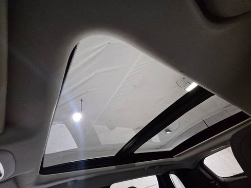 Used 2016 Jeep Cherokee Latitude w/ Comfort/Convenience Group image 13