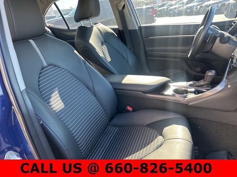 Used 2024 Toyota Camry SE image 4