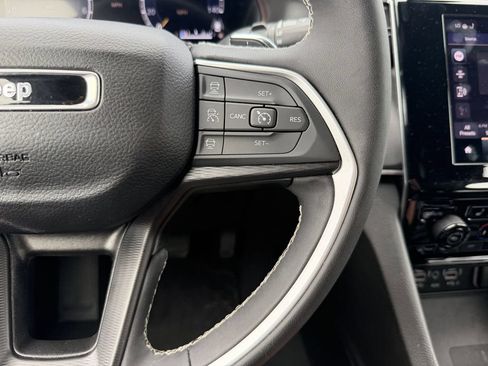 Used 2024 Jeep Grand Cherokee Altitude RWD image 17