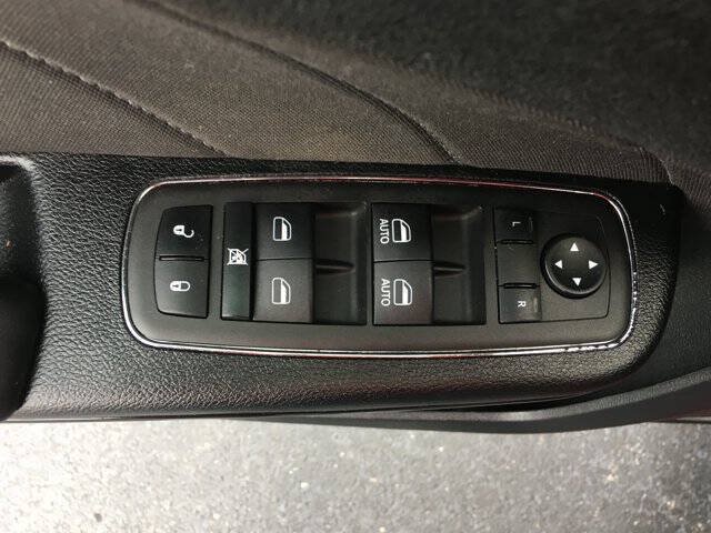 Used 2023 Dodge Charger SXT w/ Blacktop Package AWD/4WD image 11
