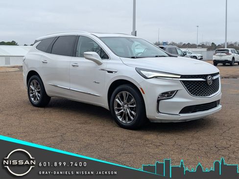 Used 2022 Buick Enclave Avenir w/ Avenir Technology Package image 1
