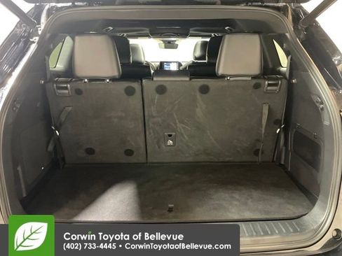 Used 2021 Toyota Highlander XSE image 23