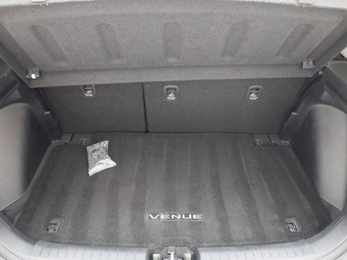 Used 2022 Hyundai Venue SEL image 29