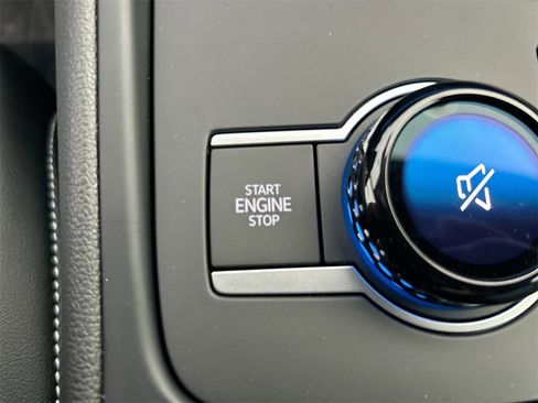 New 2026 Volkswagen Tiguan SE R-Line image 32