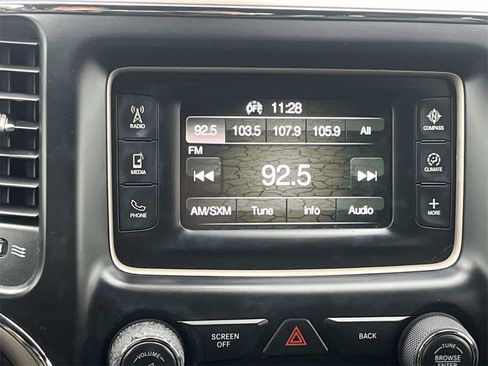 Used 2017 Jeep Grand Cherokee Limited image 25