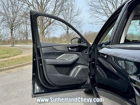 Used 2024 Acura MDX SH-AWD w/ Advance Package image 11