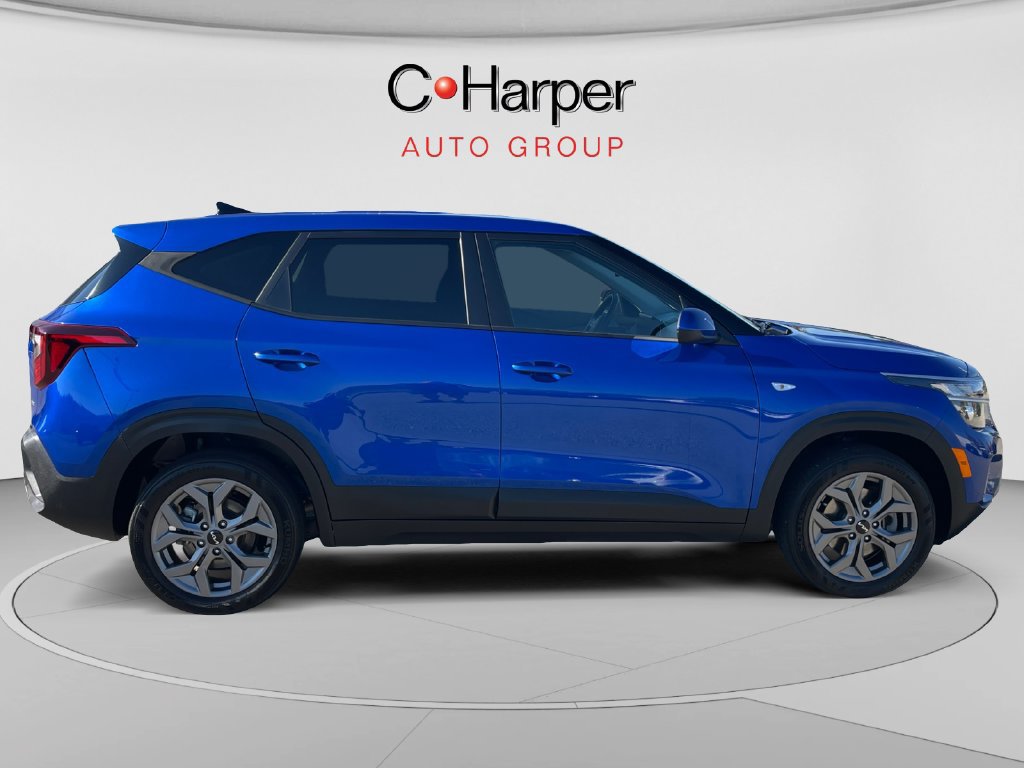 Certified 2024 Kia Seltos LX AWD/4WD image 2