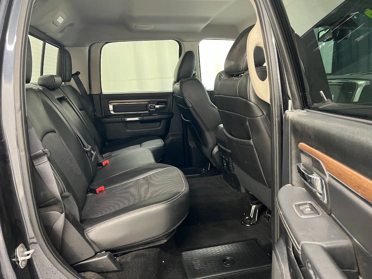 Used 2015 RAM 1500 Laramie w/ Convenience Group AWD/4WD image 10