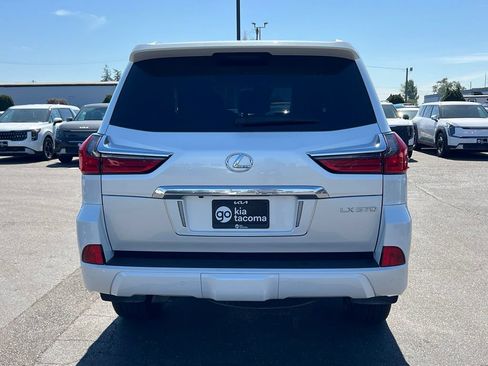 Used 2019 Lexus LX 570 4WD w/ Luxury Package image 6