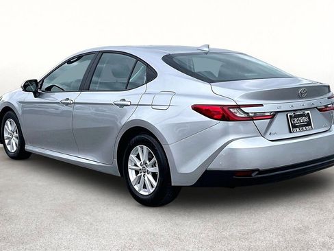 Used 2025 Toyota Camry LE FWD image 14