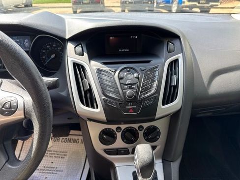 Used 2014 Ford Focus SE FWD image 12