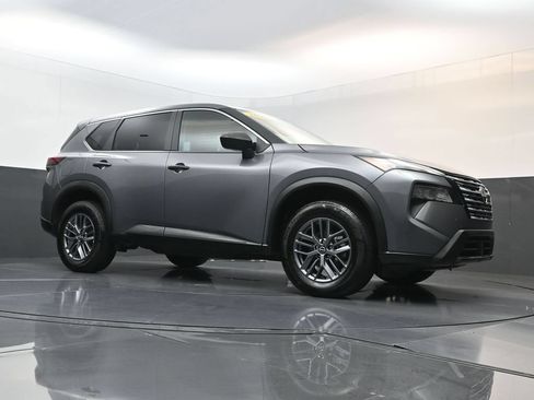 Used 2024 Nissan Rogue S AWD/4WD image 21