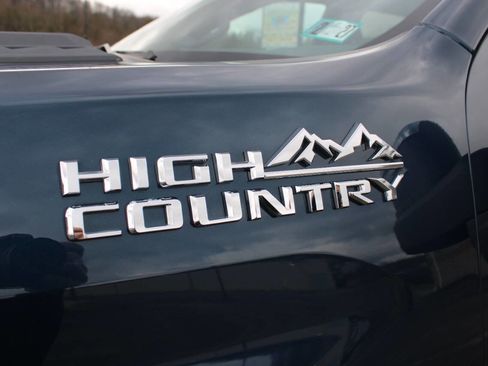 Used 2020 Chevrolet Silverado 2500 High Country w/ Z71 Off-Road Package image 9