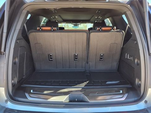 Used 2023 GMC Yukon Denali Ultimate image 11