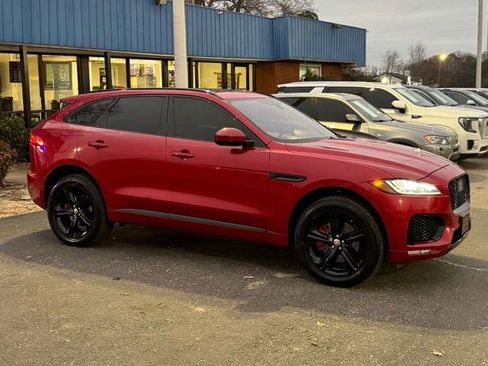 Used 2019 Jaguar F-PACE S image 8