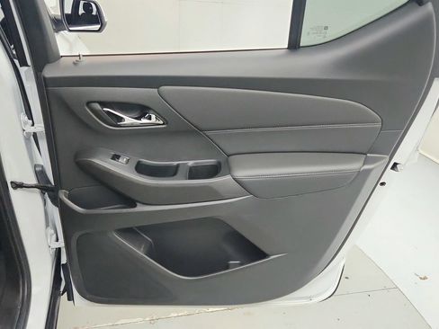 Used 2023 Chevrolet Traverse LT FWD image 26