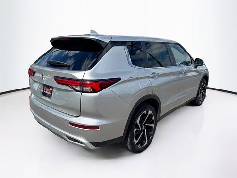 Used 2024 Mitsubishi Outlander SE image 7