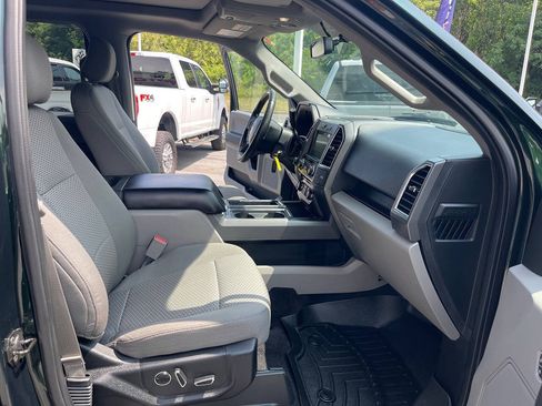 Used 2016 Ford F150 XLT w/ Equipment Group 302A Luxury AWD/4WD image 32