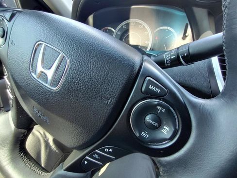 Used 2013 Honda Accord Touring image 16