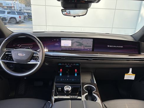 New 2026 Cadillac Escalade Luxury image 23